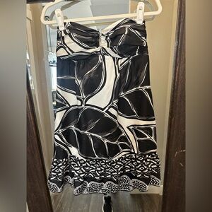 White House Black Market Black and White Dress